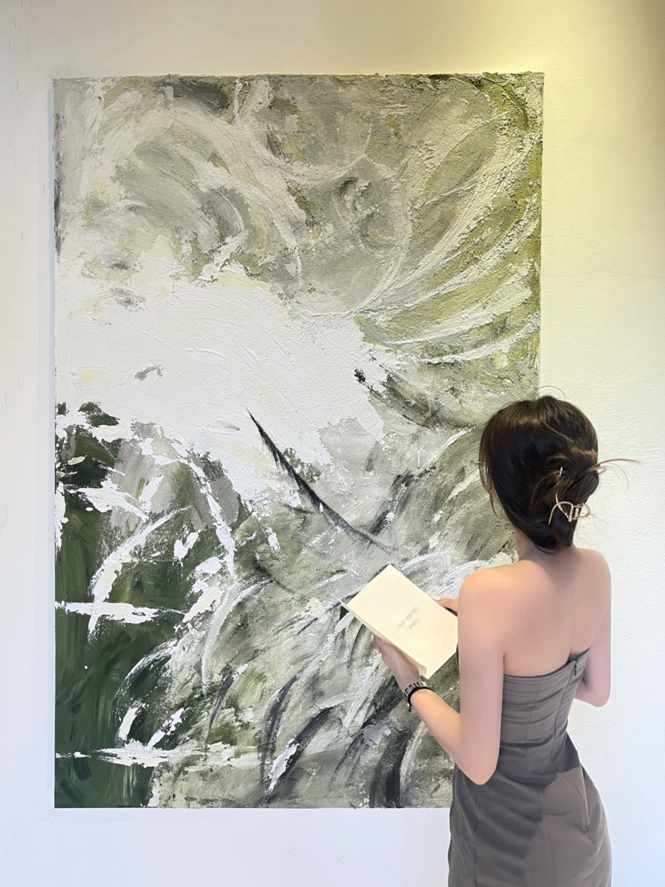 畫室新作肌理裝飾畫 肌理砂石畫清新的綠色彷佛在雨霧中流動.