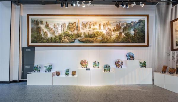 走進巖語間美術民宿+砂石畫文創園,徜徉于美學慢生活